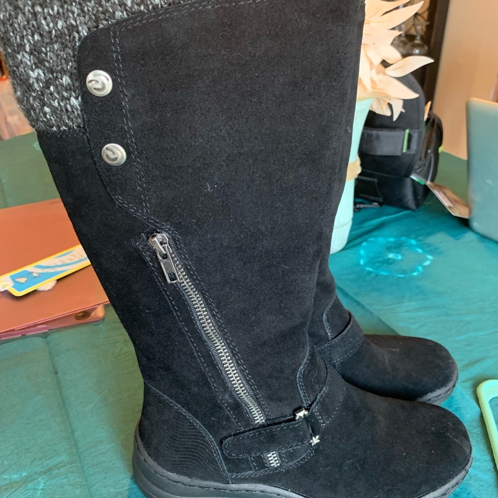 NWT Black Beartrap boots from Nordstrom. Size 6.